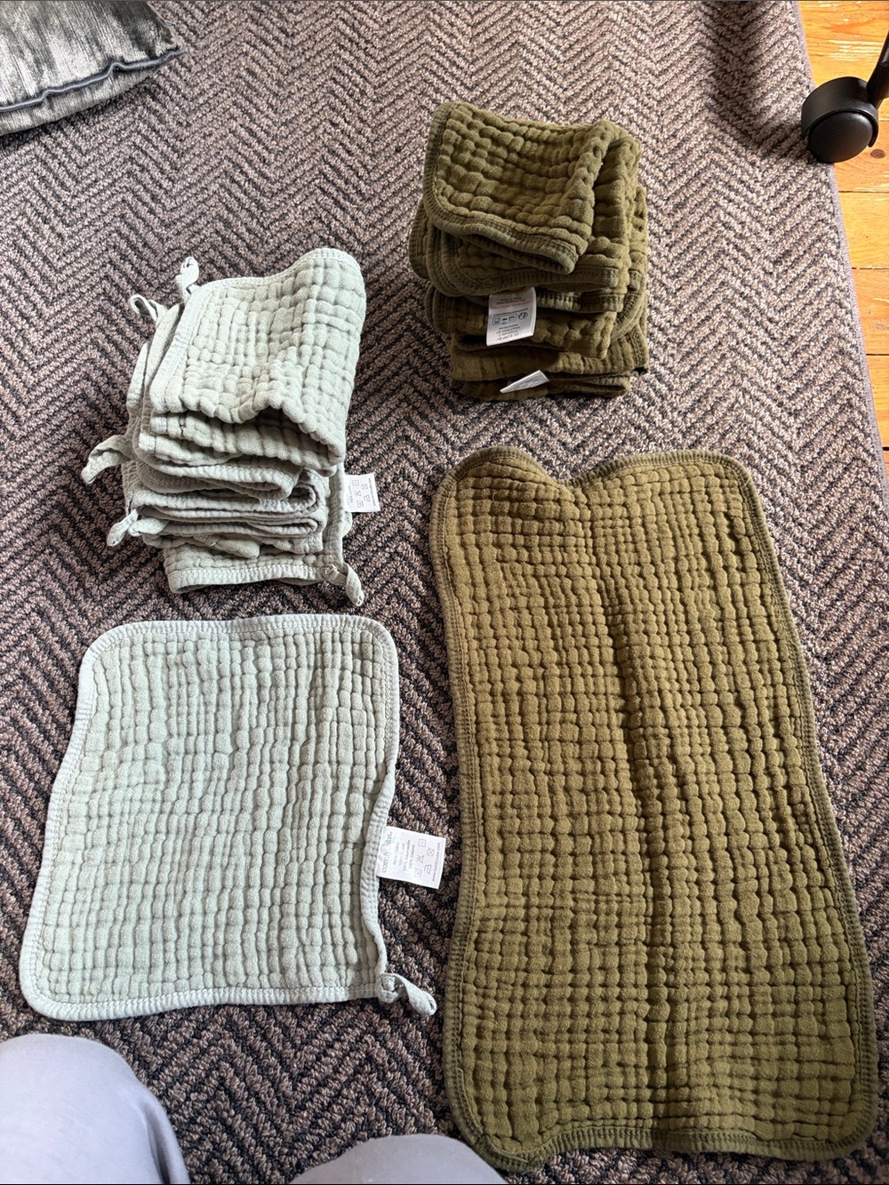 Soft Quilted Cotton Burp Clothes Set (Small and Large)- Olive Green and Sage
